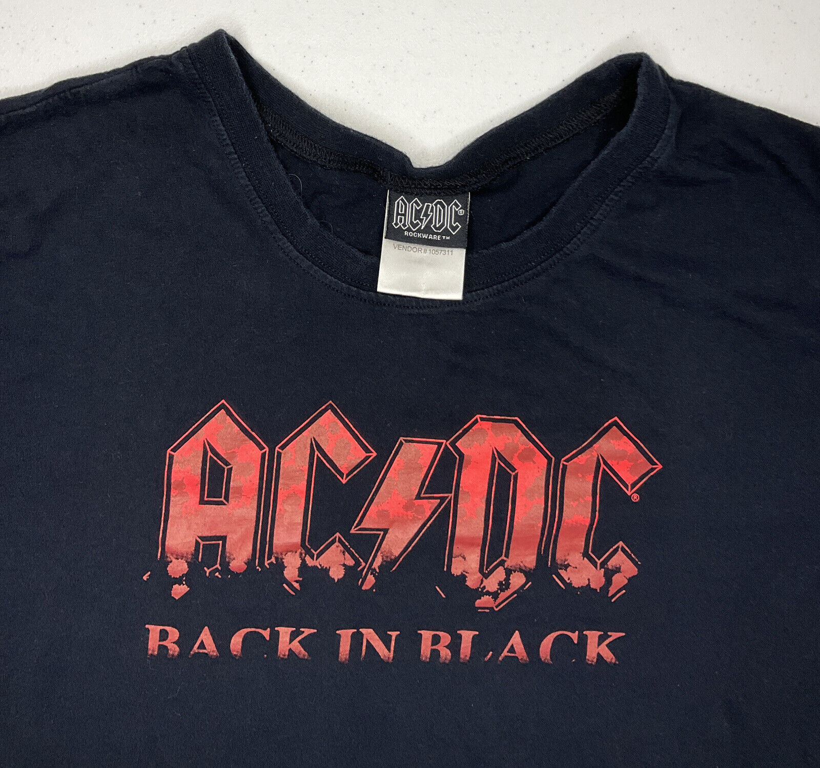 Vintage ACDC T-Shirt Graphic Tee Y2K 2006 Back In Black Crewneck Licensed Sz XL
