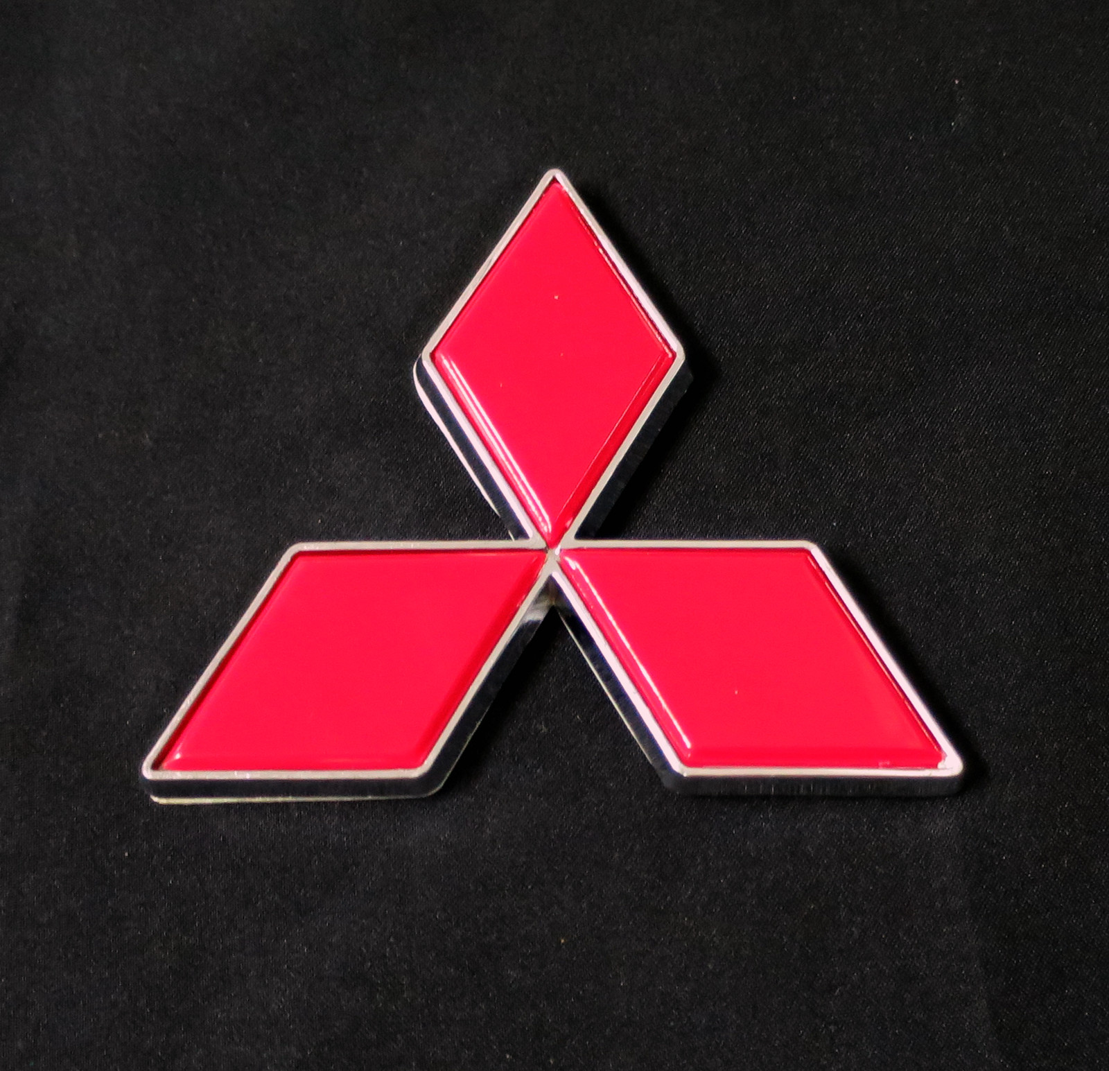 MITSUBISHI RED LANCER PAJERO SHOGUN COLT LOGO EMBLEMS BADGE DECALS