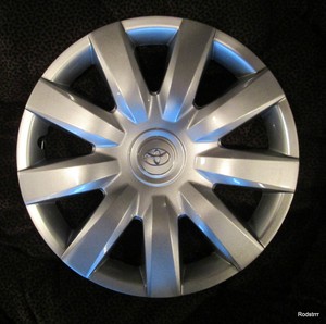 2005 Toyota camry hub caps