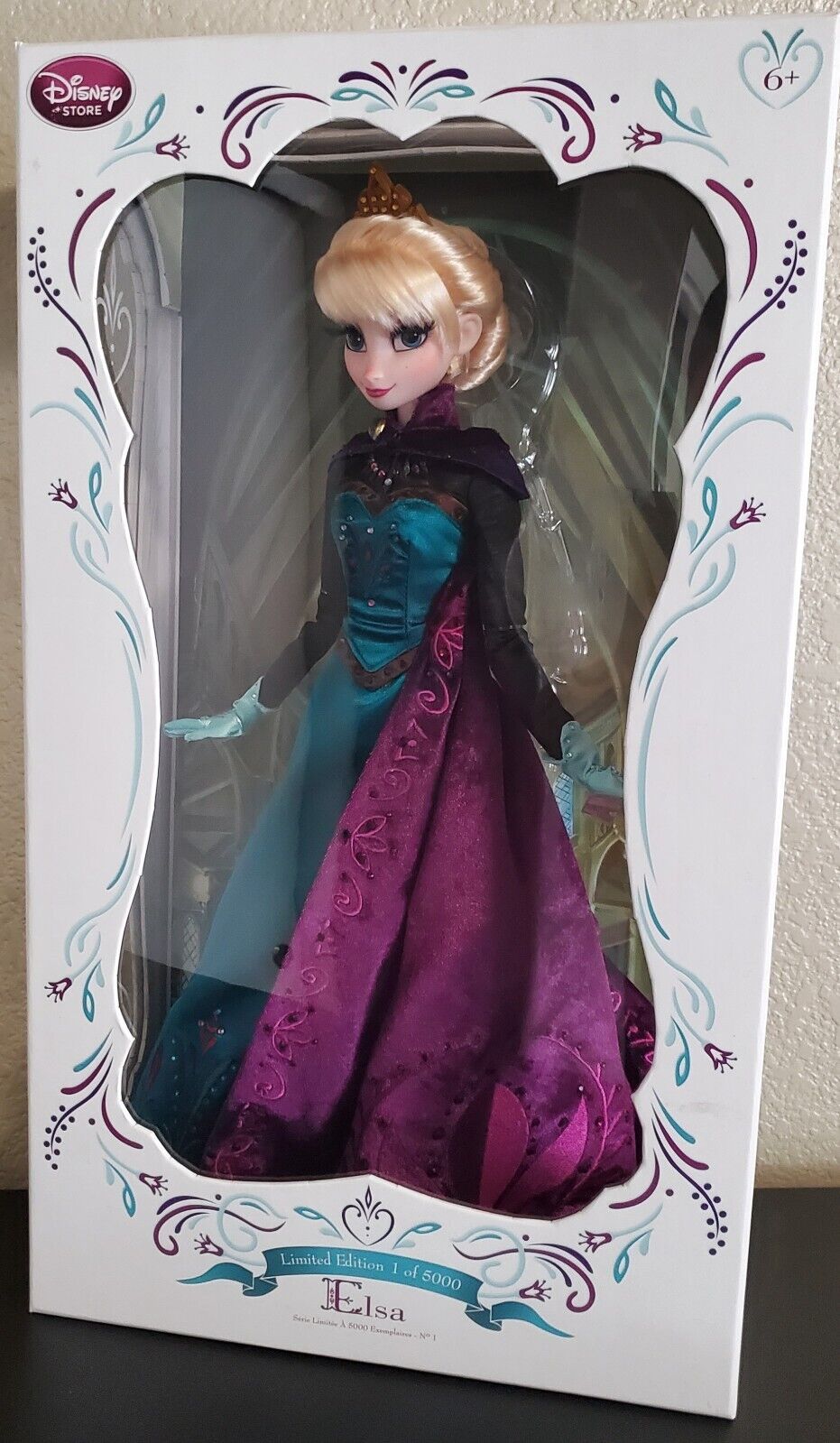 RareUNNUMBEREDLE Disney Store Display Frozen Elsa Designer Doll
