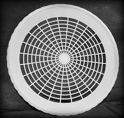 8 NEW WHITE PLASTIC PAPER PLATE HOLDERS, ...