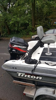 2000 triton boat
