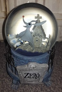 Details over The Nightmare Before Christmas Snow globe Zero