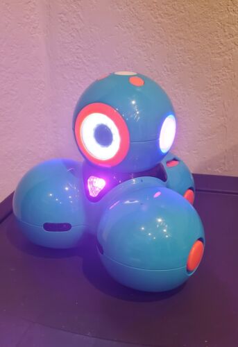 Dash & Dot robots with Xylophone, Accessories, and LEGO Connectors (Wonder Pack)