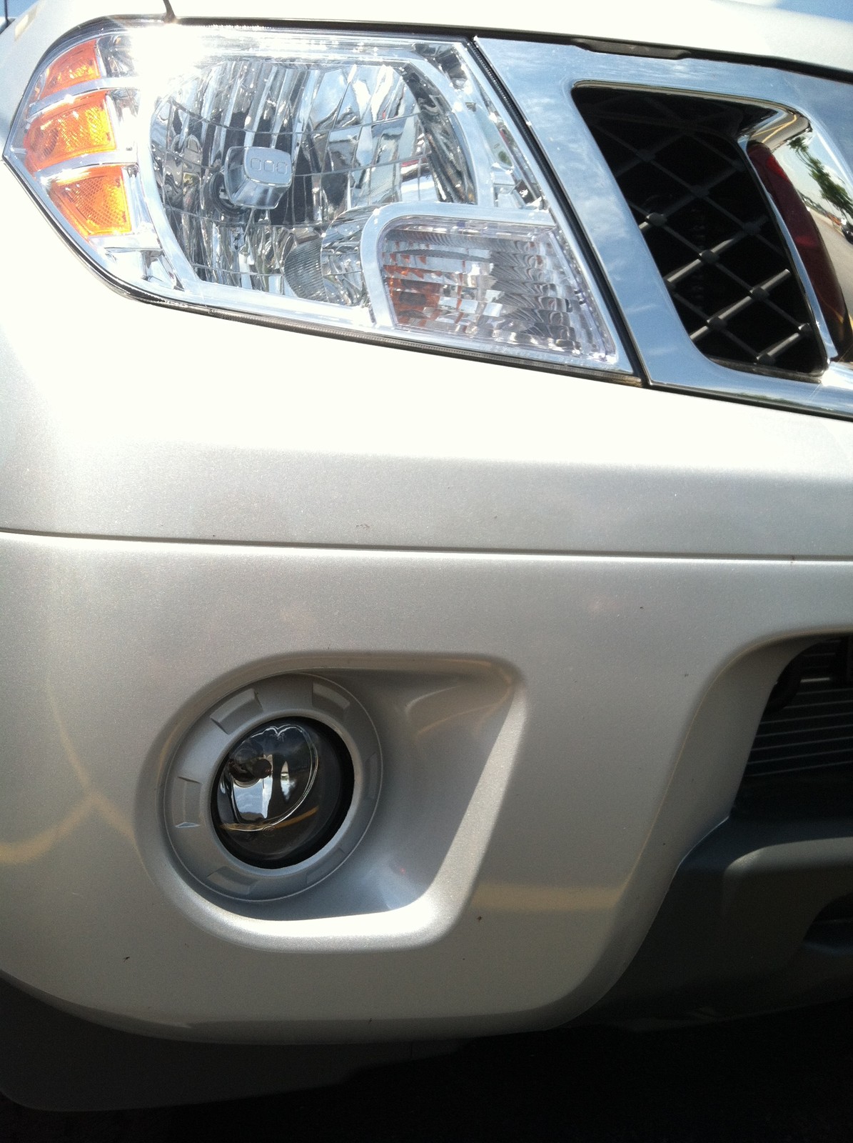 NEW OEM 20102016 NISSAN XTERRA / FRONTIER FOG LIGHT KIT PLASTIC