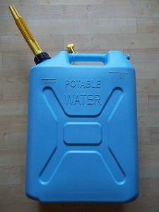 scepter military style 5 gallon potable water container