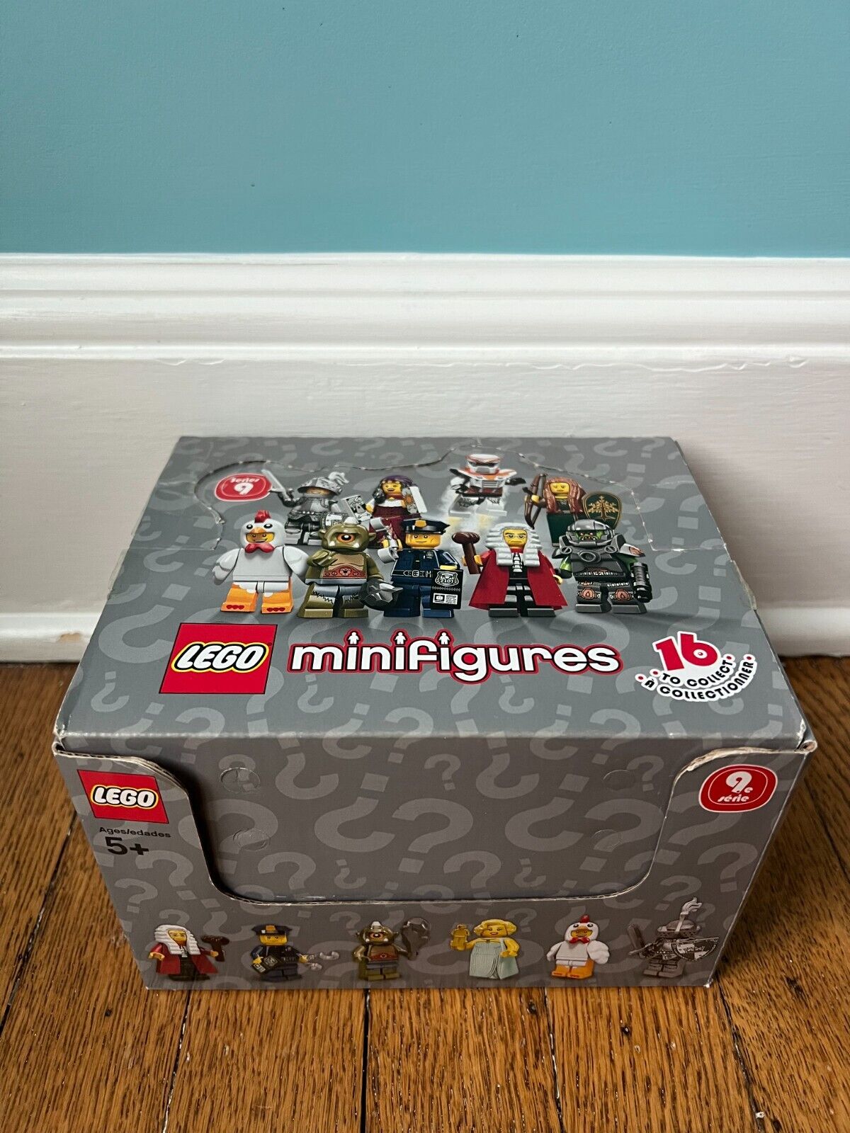 LEGO  71000 Series 9 Minifigures Box NEW - 30 SEALED BLIND BAGS - SAME DAY SHIP