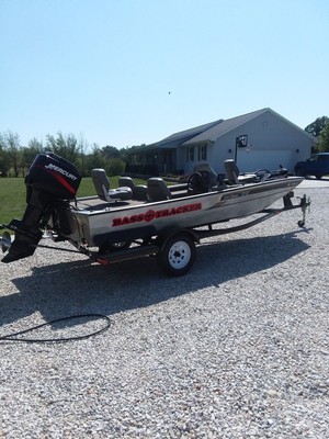 1999 Bass Tracker Pro Team 175, 75HP Bass Fishing Boat