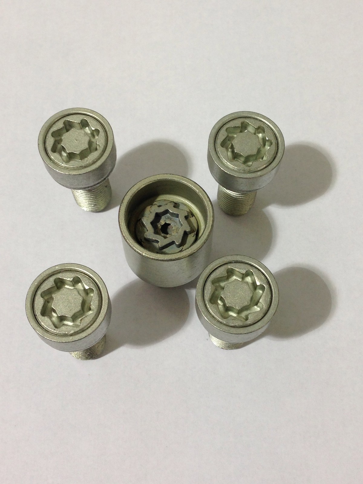 Slim wheel locks for Rotiforms? VW GTI MKVI Forum / VW Golf R Forum