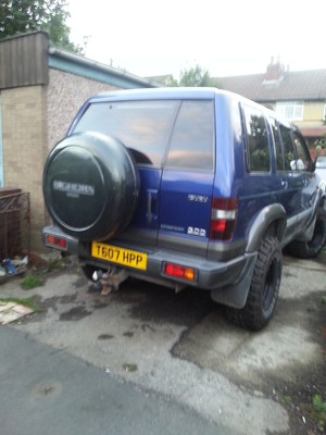 isuzu trooper 3.1 mini monster truck 7 seater