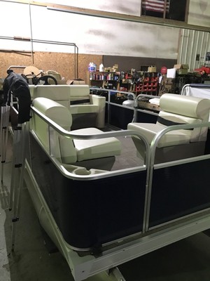 2017 14 ft Pontoon boat with trailer