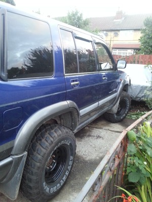 isuzu trooper 3.1 mini monster truck 7 seater