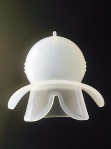 Stop snoring mouthpiece tongue