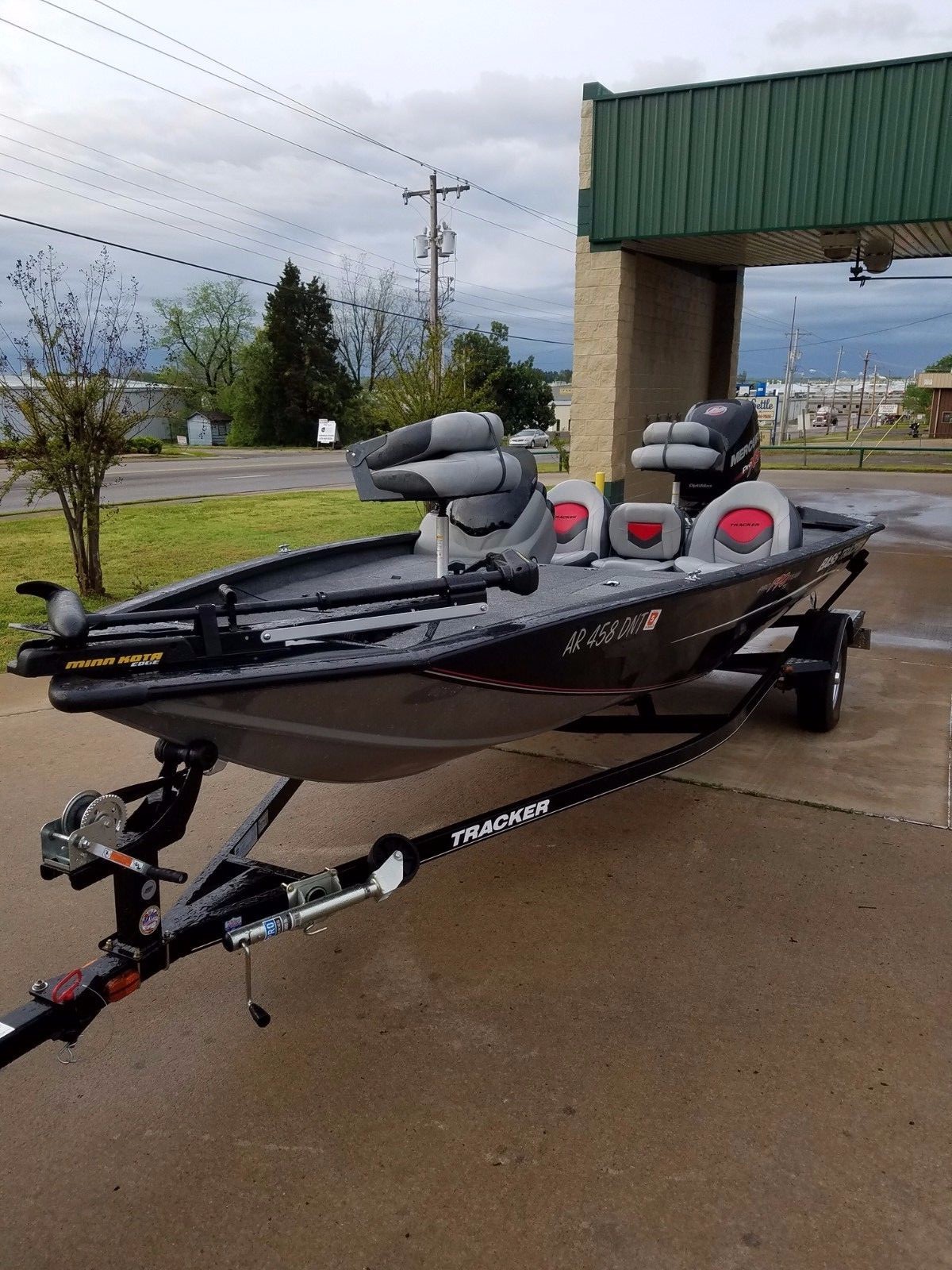 2015 Bass Tracker Proteam 190 TX Less than 15hours *still under all warranties*