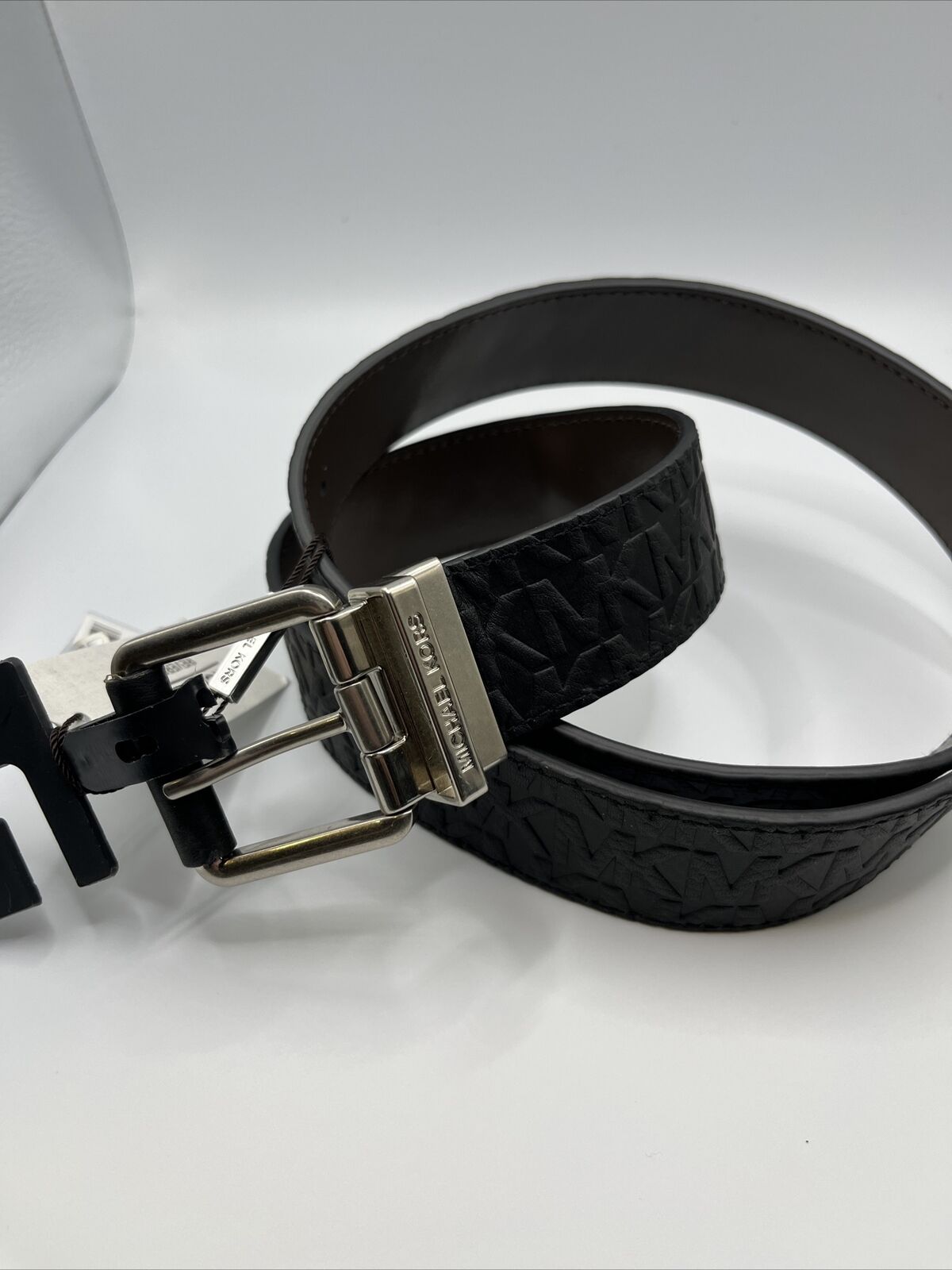 Michael Kors men's Embossed Leather Reversible Belt - size 32 - Black / Brown