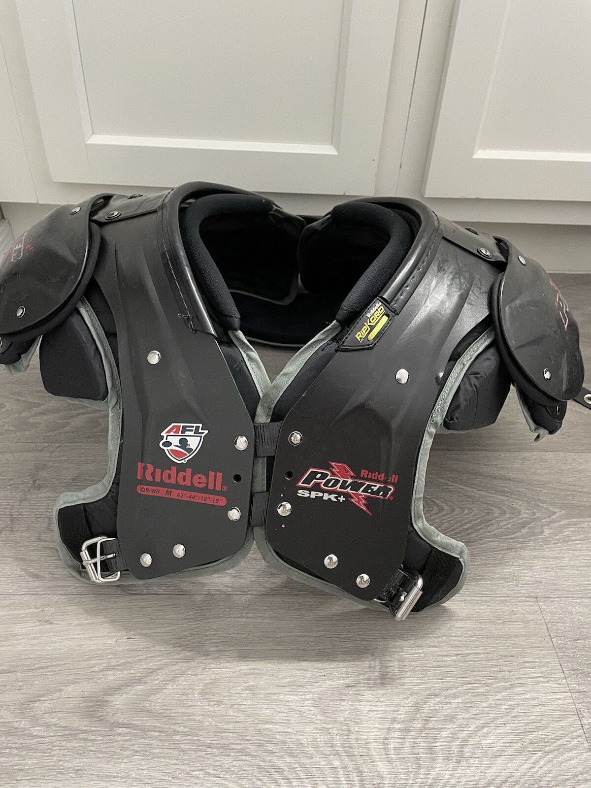 Yahoo!オークション Riddell Power SPK Football Shoulder Pads QB/W...
