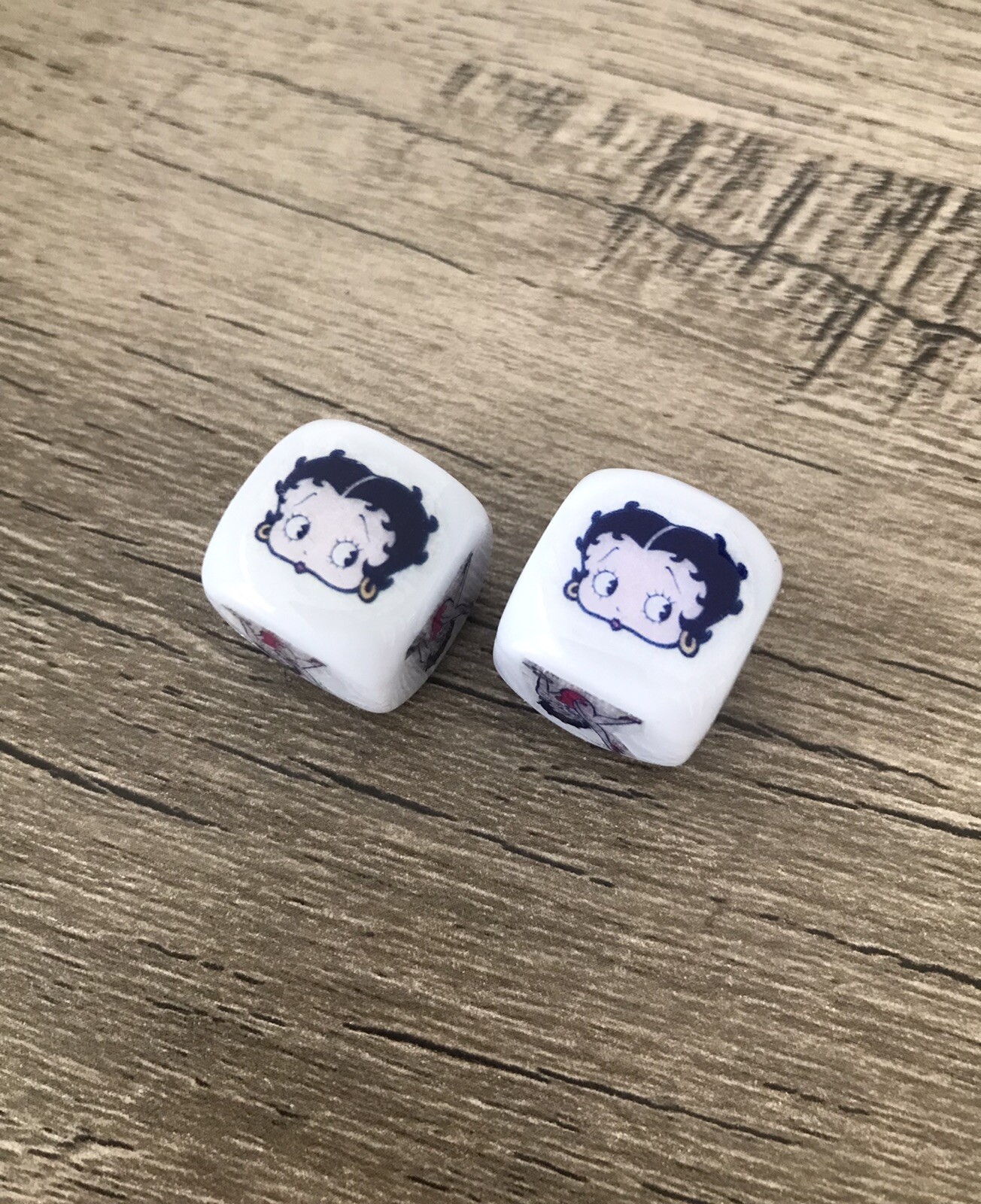 Yahoo!オークション Dice for Betty Boop Fans Wheel Tire Valve Ste...