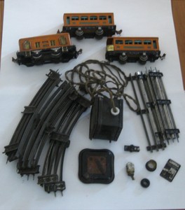  -PRE-WAR-AUTHENTIC-ANTIQUE-1930S-1940S-LIONEL-248-ELECTRIC-TRAIN-SET