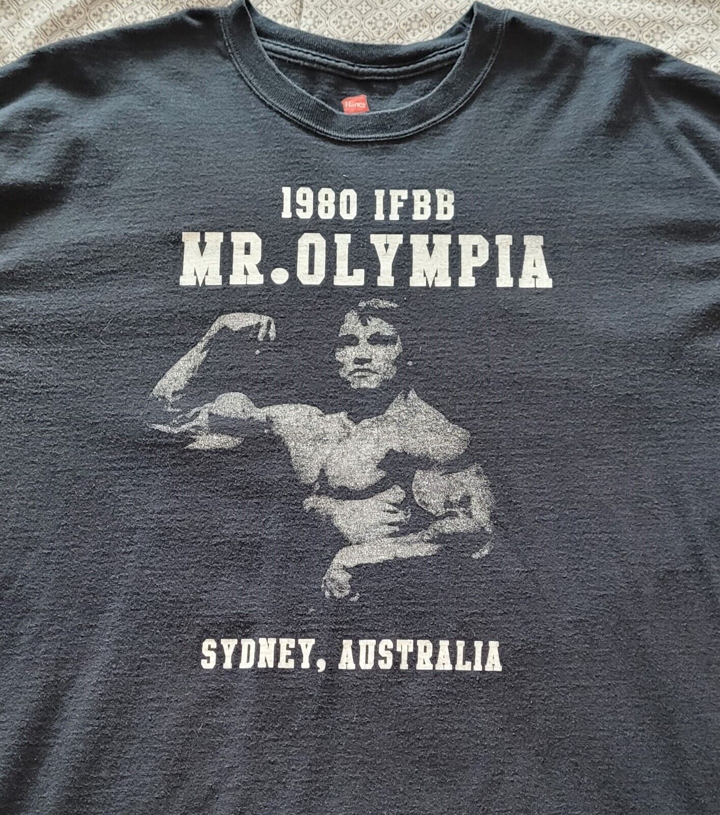 1980 IFBB Mr. Olympia Arnold Schwarzenegger Adult Large T-Shirt approx.22" X 29"