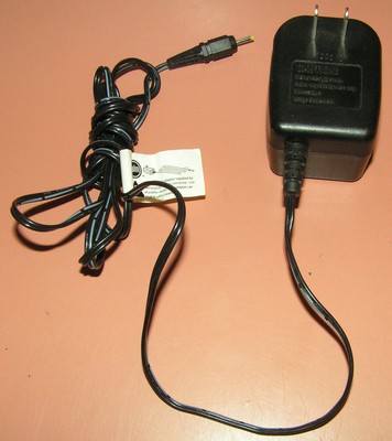 PALM OEM AC ADAPTER  R3W005-500  P/N: 163-5877A-US   OUTPUT: 5.5VDC 500mA