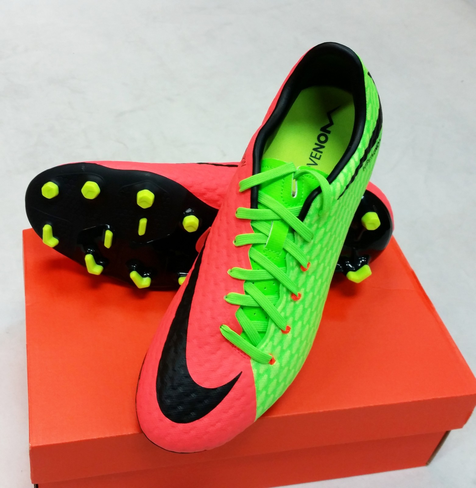 Chaussures Et Hypervenom Academy Prix Phantom Iii Sg