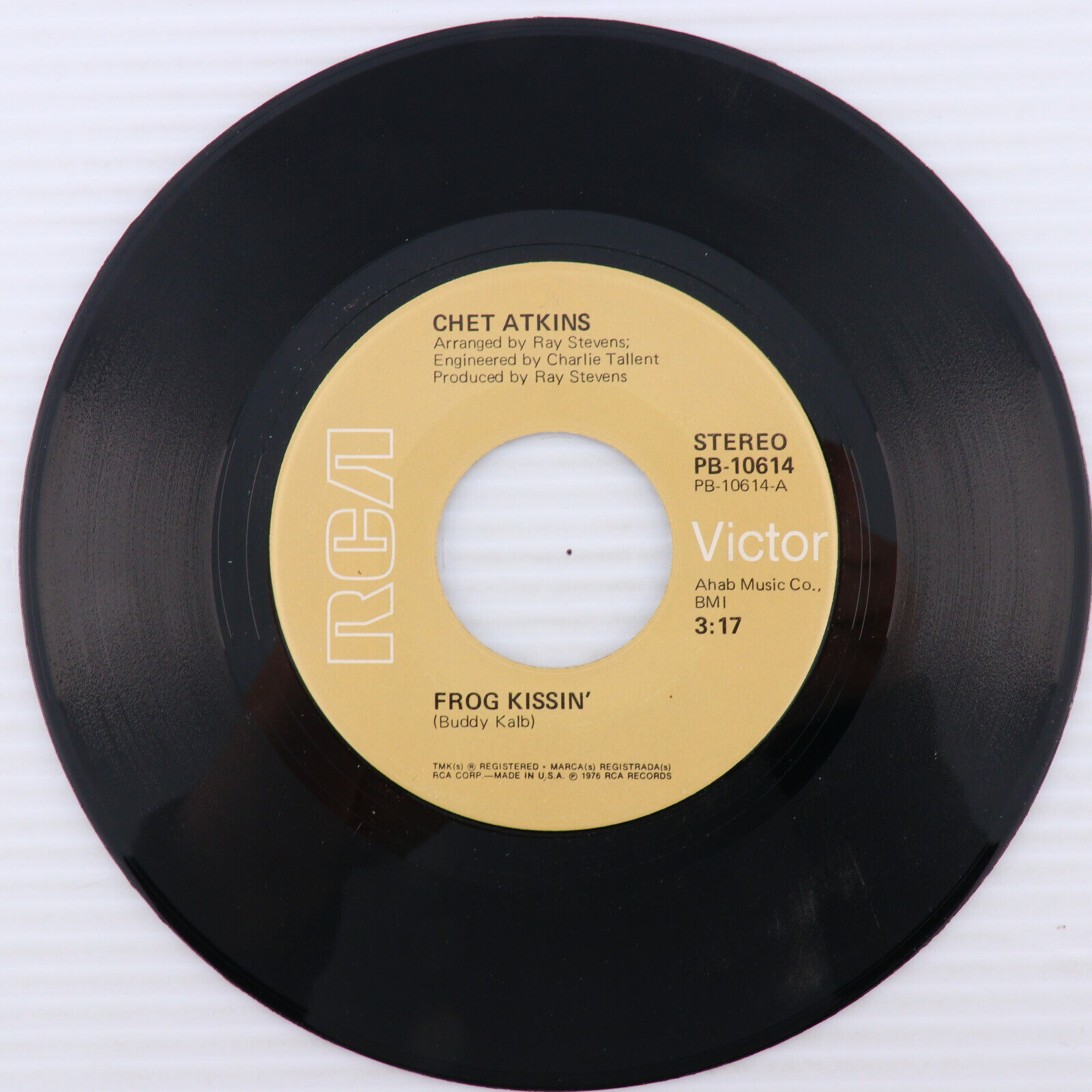 Chet Atkins  Frog Kissin/Bill Cheatham - 1975 45 rpm 7" Single Record PB-10614
