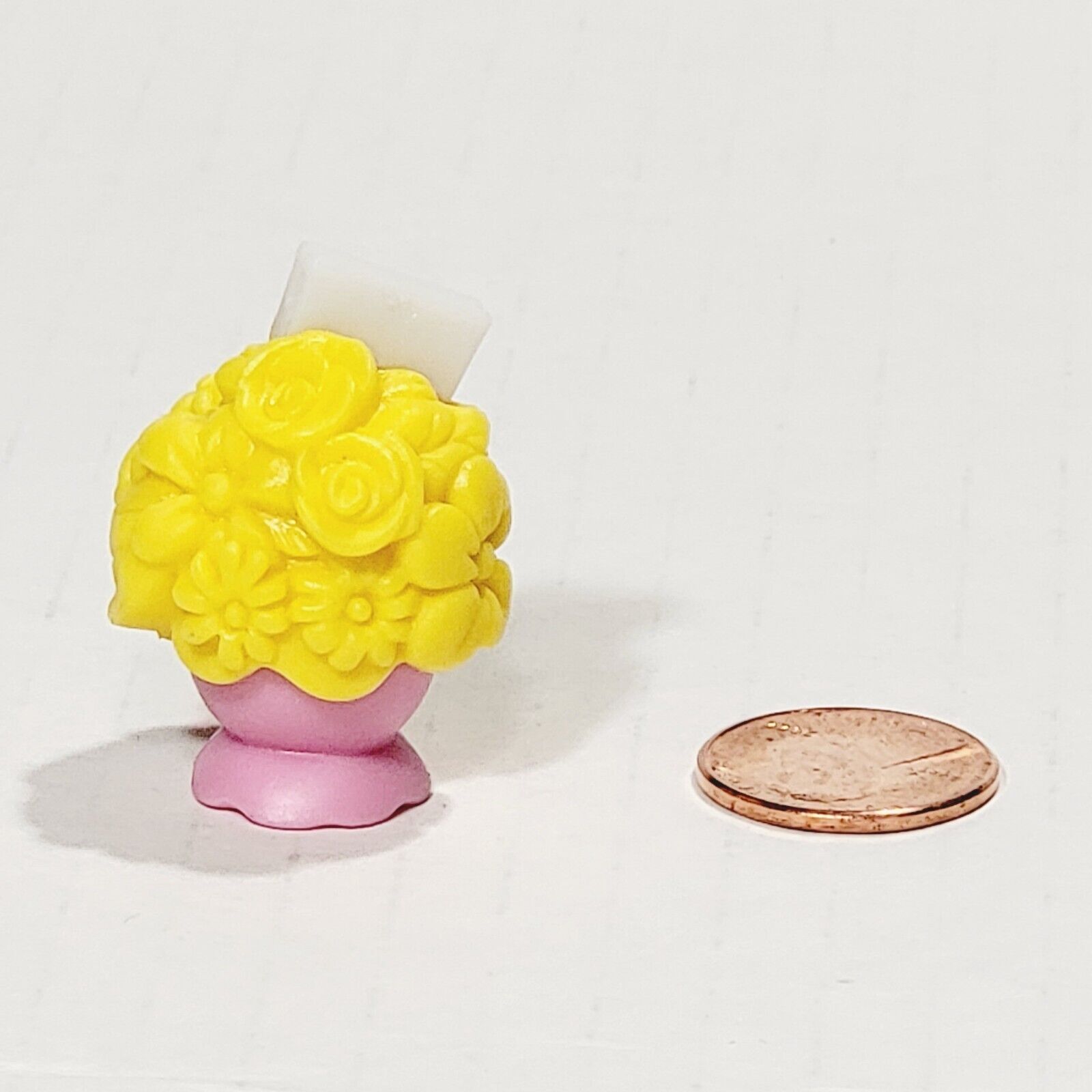 Mattel Barbie Doll Yellow Flowers Bouquet Pink Vase Diorama Replacemen Accessory