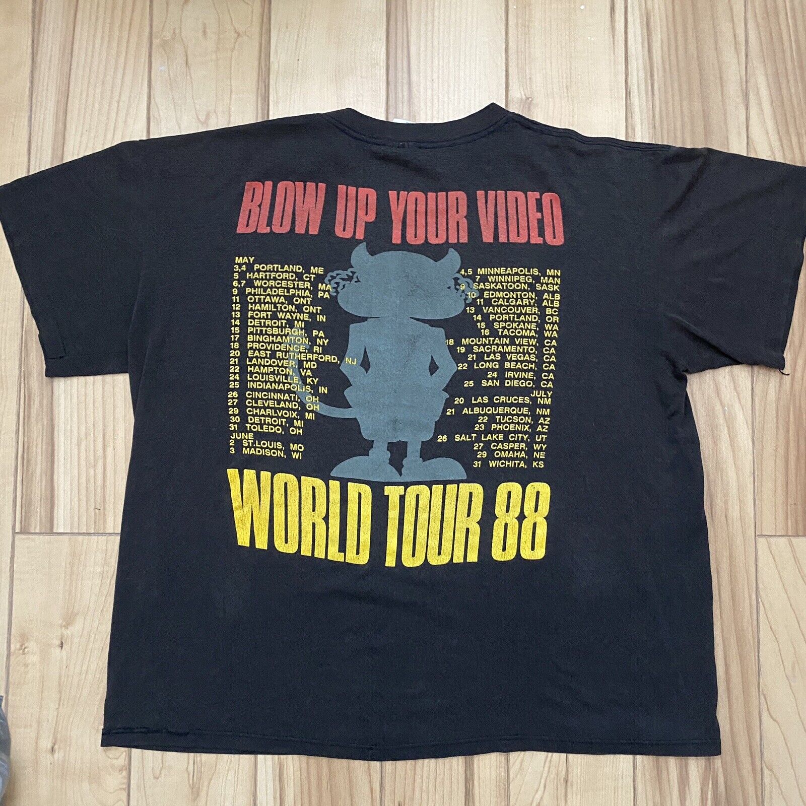 Vintage 1988 ACDC World Tour T Shirt Band Rock Blow Up Your Video Black XL Axel
