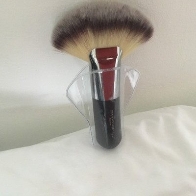 UPC 817919010255 product image for It Cosmetics Heavenly Luxe Mega Fan Brush Brand | upcitemdb.com