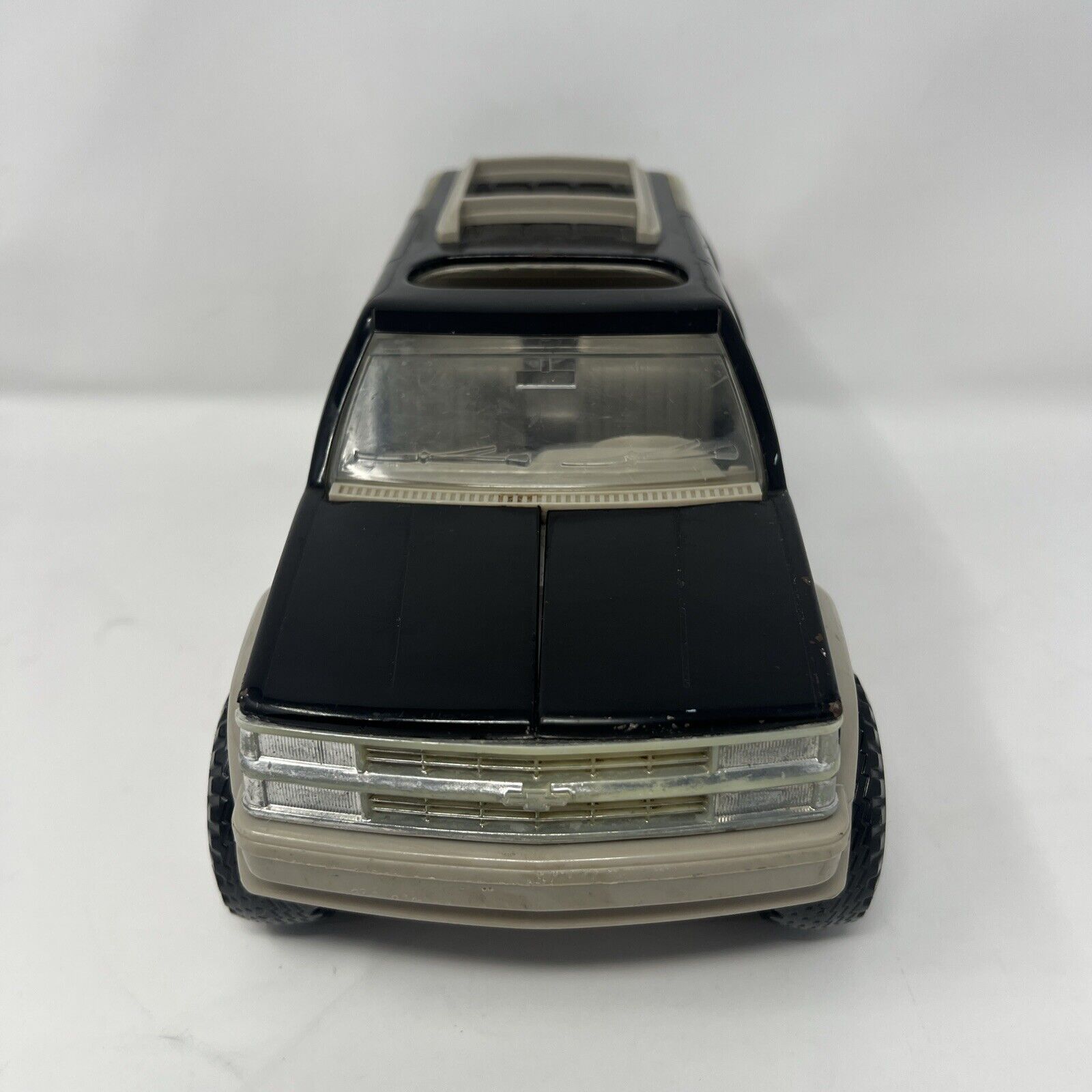 1996 NYLINT - 10" Long CHEVY TAHOE 1500 Used Metal & Plastic Car