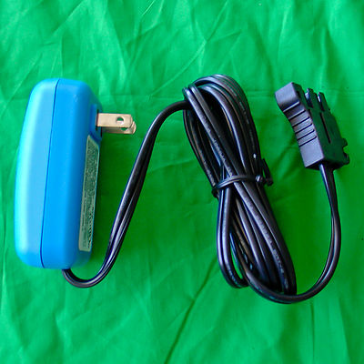 NEW** PEG PEREGO 12 VOLT BATTERY CHARGER (12V) **Free Shipping