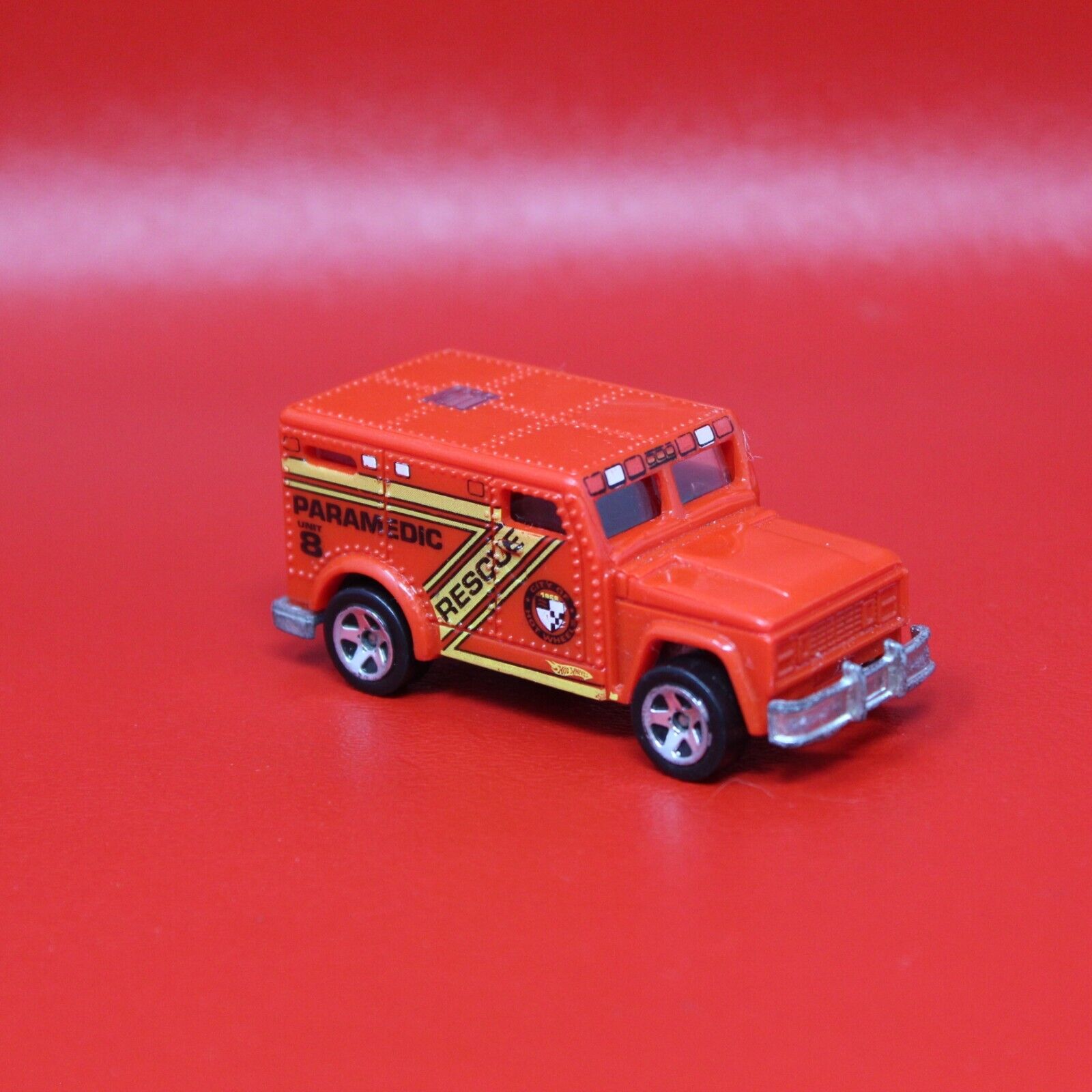 2010 Hot Wheels #184 Armored Truck Red HW Race World: City 1:64 Loose 5sp