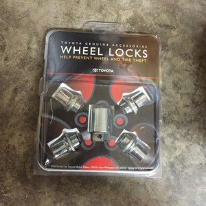 lock nuts for wheels toyota #7