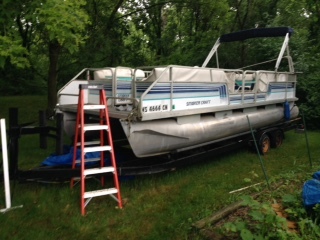 Pontoon Boat - Smoker Craft (made by Sylvan) - 24'