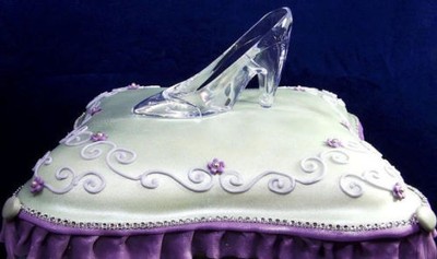 1- CAKE TOPPER NIB Cinderella Glass Slipper Plastic Princess Shoe 5 inch WEDDING