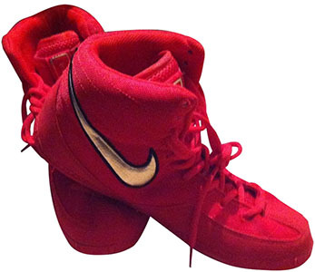 nike inflicts red and black