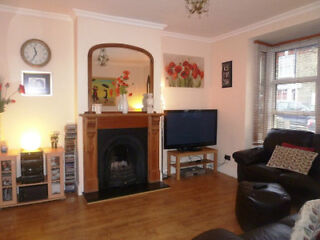 FANTASIC LARGE 3 BEDROOM HOUSE EALING WITH GOOD TRANSPORT LINKS Ealing Broadway Picture 2
