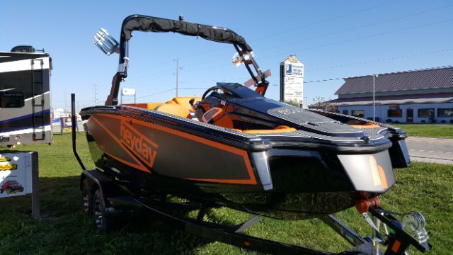 2017 Bayliner HeyDay WT-1