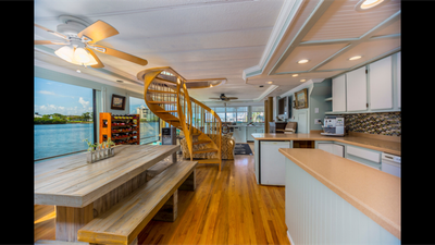 Houseboat - 1993 Riverchase Cruiser