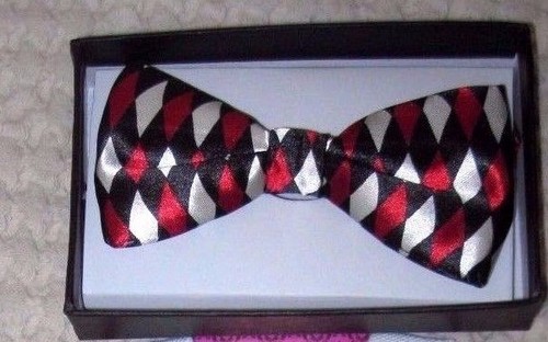 Black-Red-and-White-Gargoyle-Diamonds-Adjustable-Bow-tie-Gargoyle-Bowtie-New