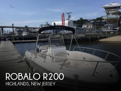 2016 Robalo R200 Used