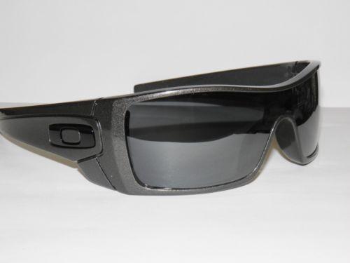 are oakley batwolf polarized are oakley batwolf polarized