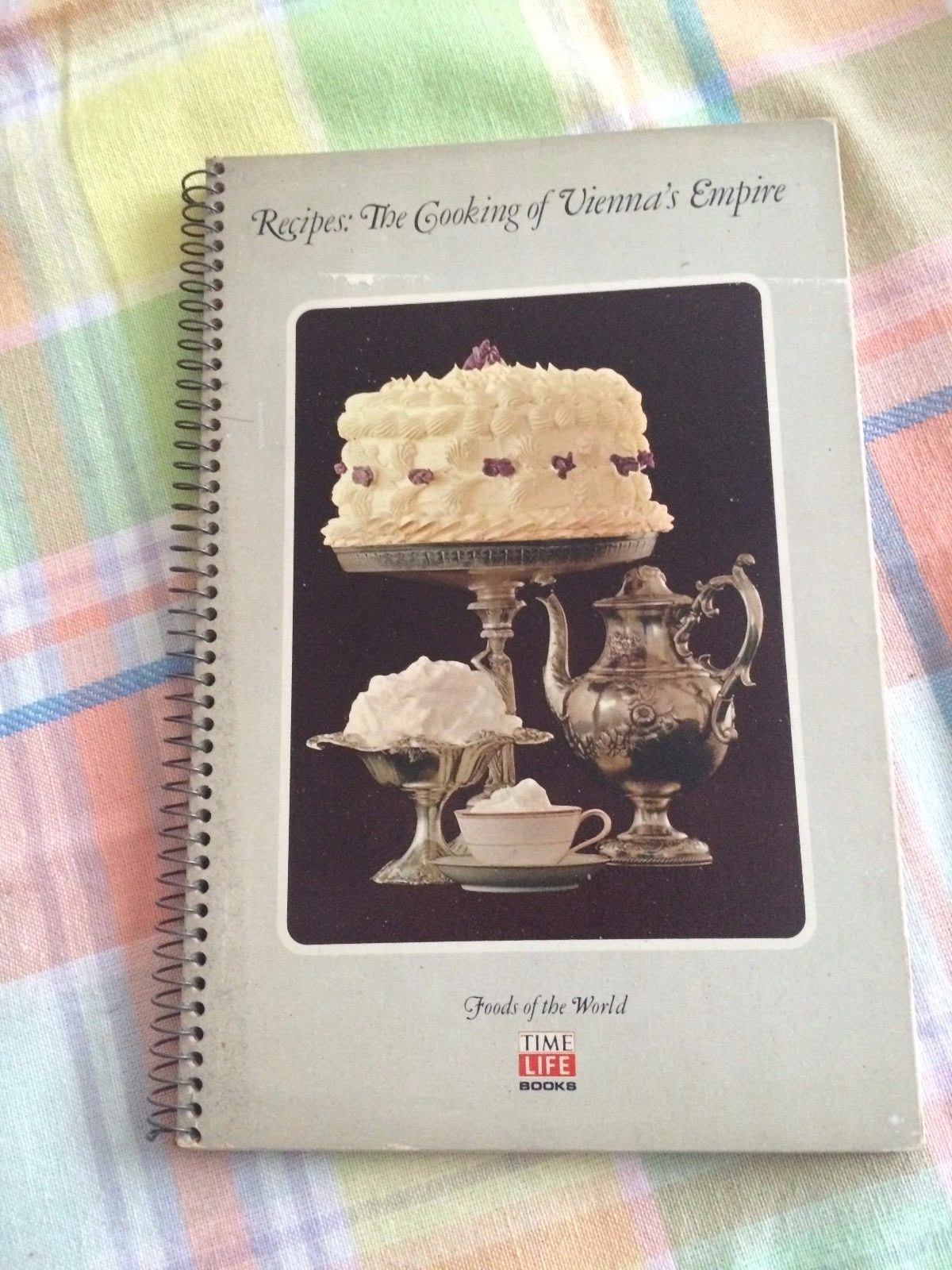 1968 softcover book recipes  the cooking of vienna s empire