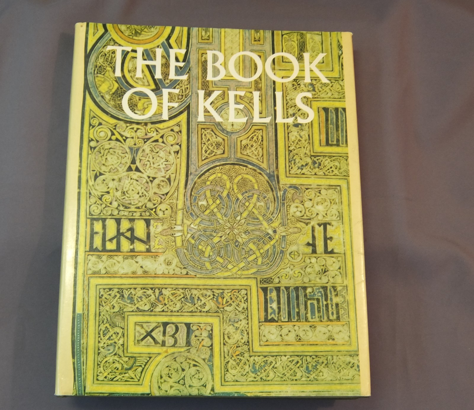 1977 large  book of kells  from the transcript in trinity college dublim exc