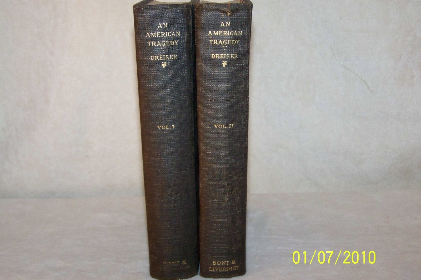 An american tragedy by theodore dreiser,2 volumes, 1925,first edition,1st print