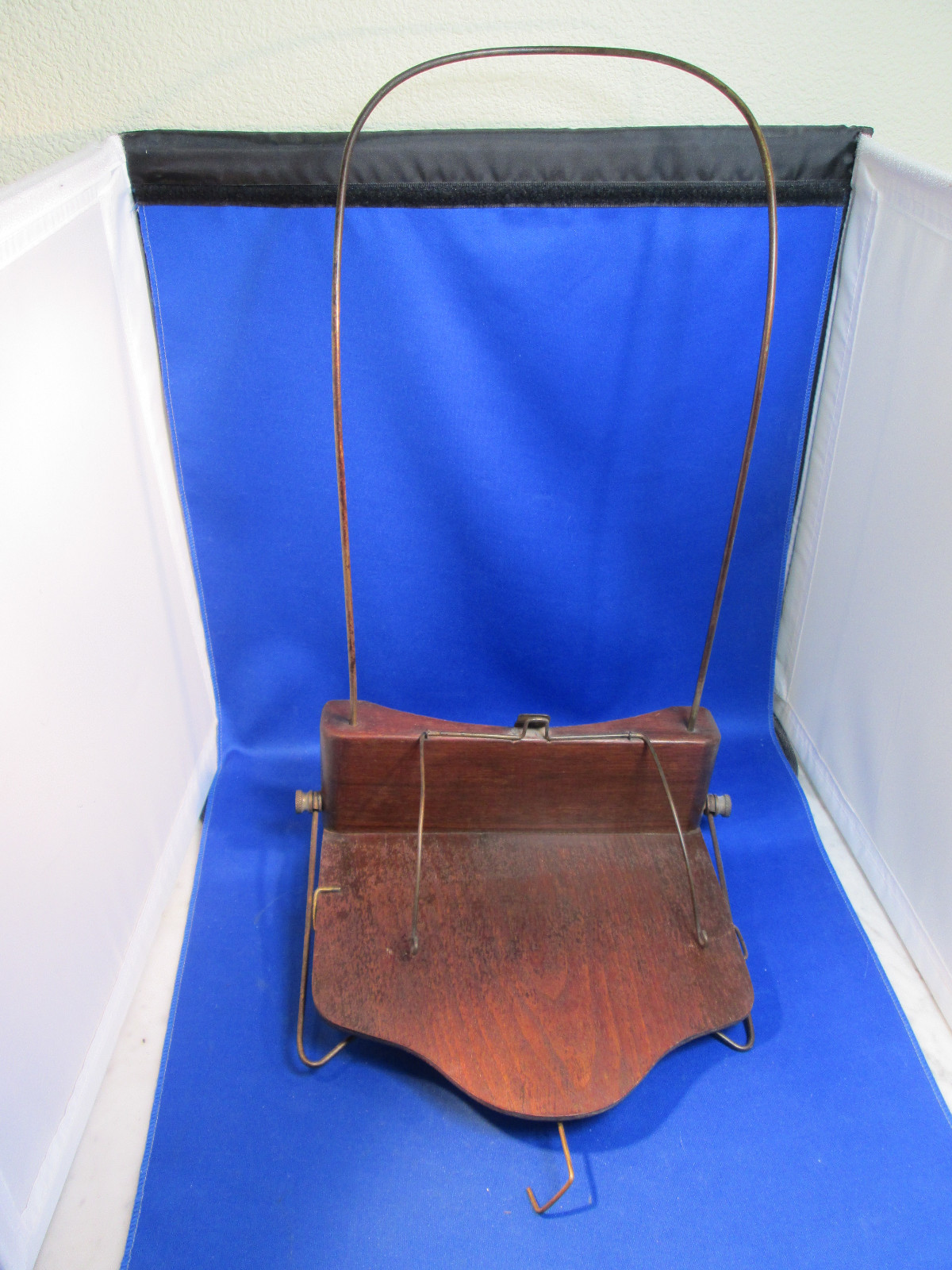 1887 patent date portable book holder walnut base & wire neck loop + page spring