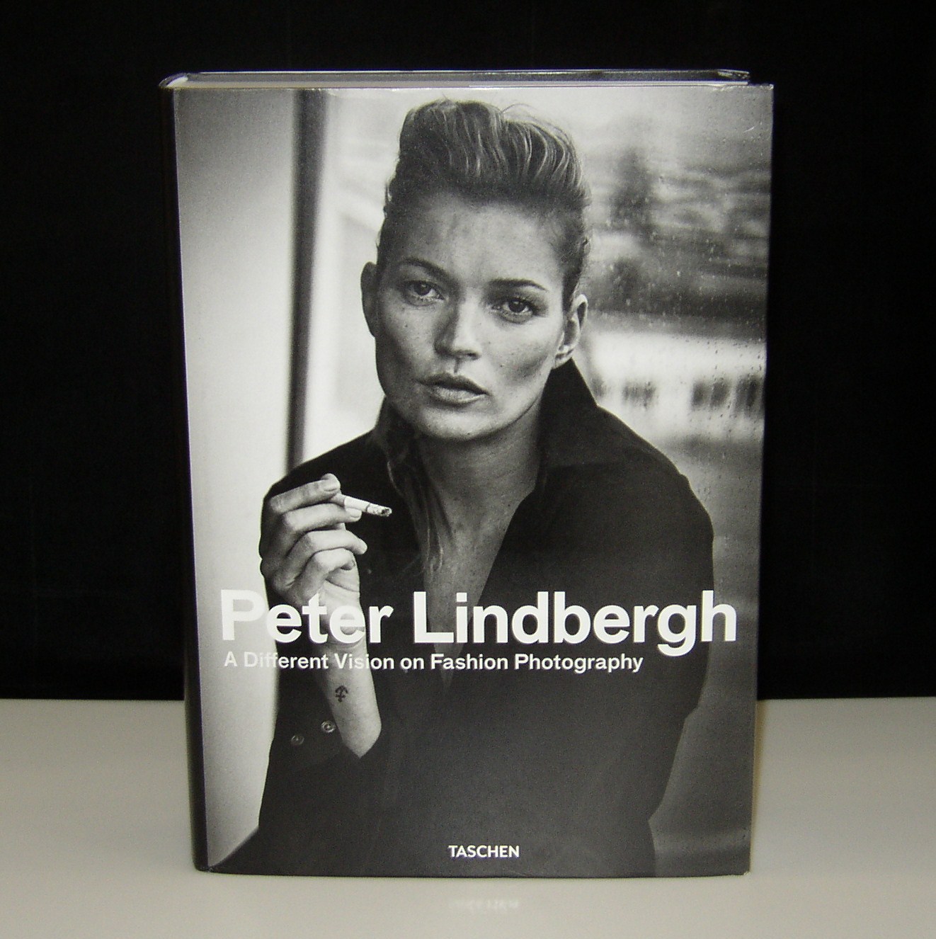 A different vision on fashion photography signed peter lindbergh &3 vogue models