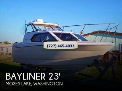 1993 Bayliner 2452 Hardtop Used
