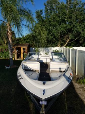 2003 Bayliner 185 Bowrider with trailer