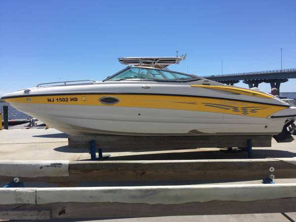 24 Foot Crownline 240 EX 2005